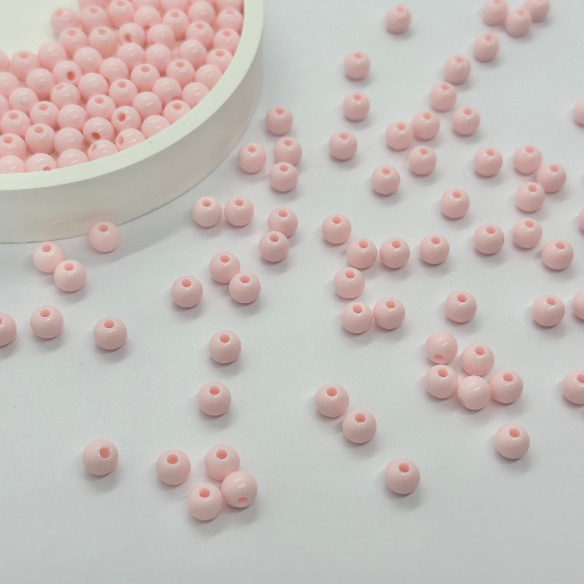 Acryl kralen: 6 mm pastelkleurige bal (ondoorzichtig) Acryl kralen: 6 mm pastelkleurige bal (ondoorzichtig)