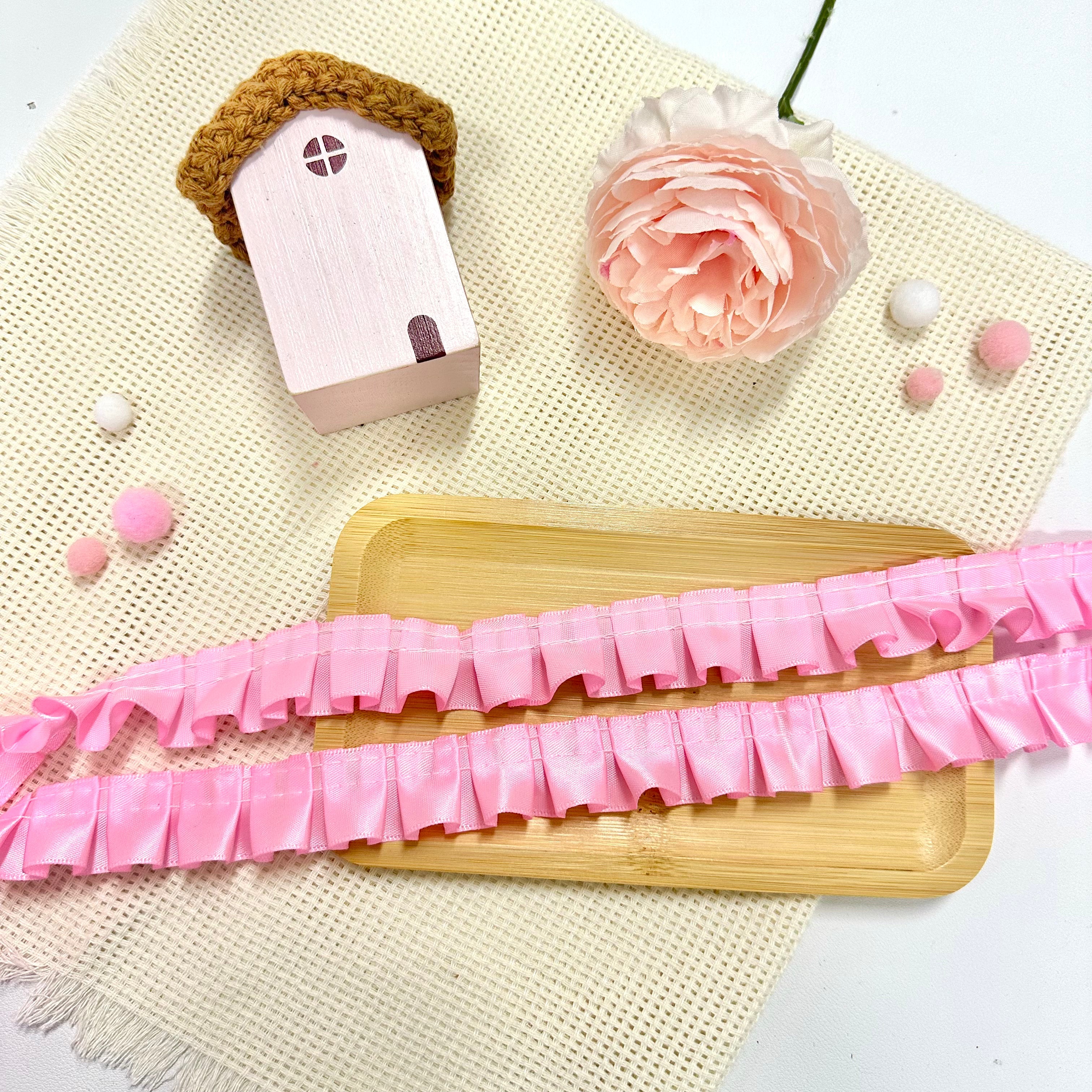 100 cm geplooide satijnen lint: roze 100 cm geplooide satijnen lint: roze